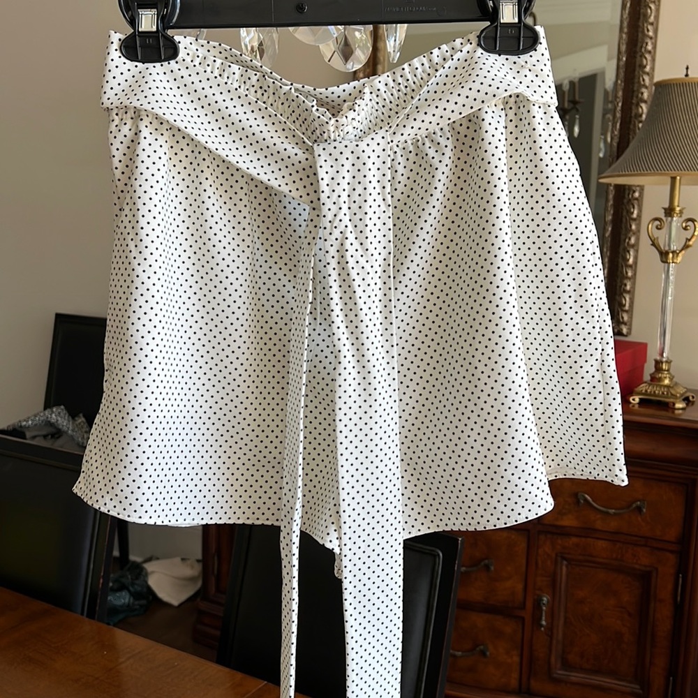 Alice + Olivia Sherri Scallop Shorts.